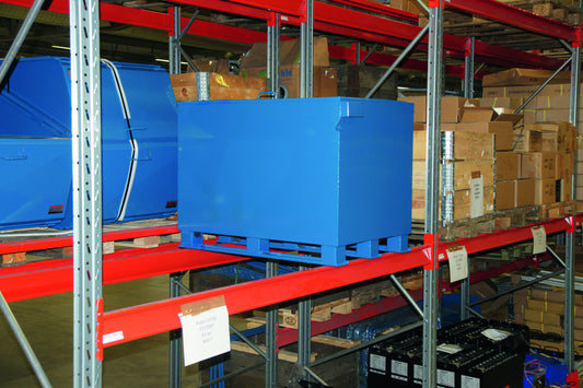 Metāla atkritumu konteiners ar vāku, 700L