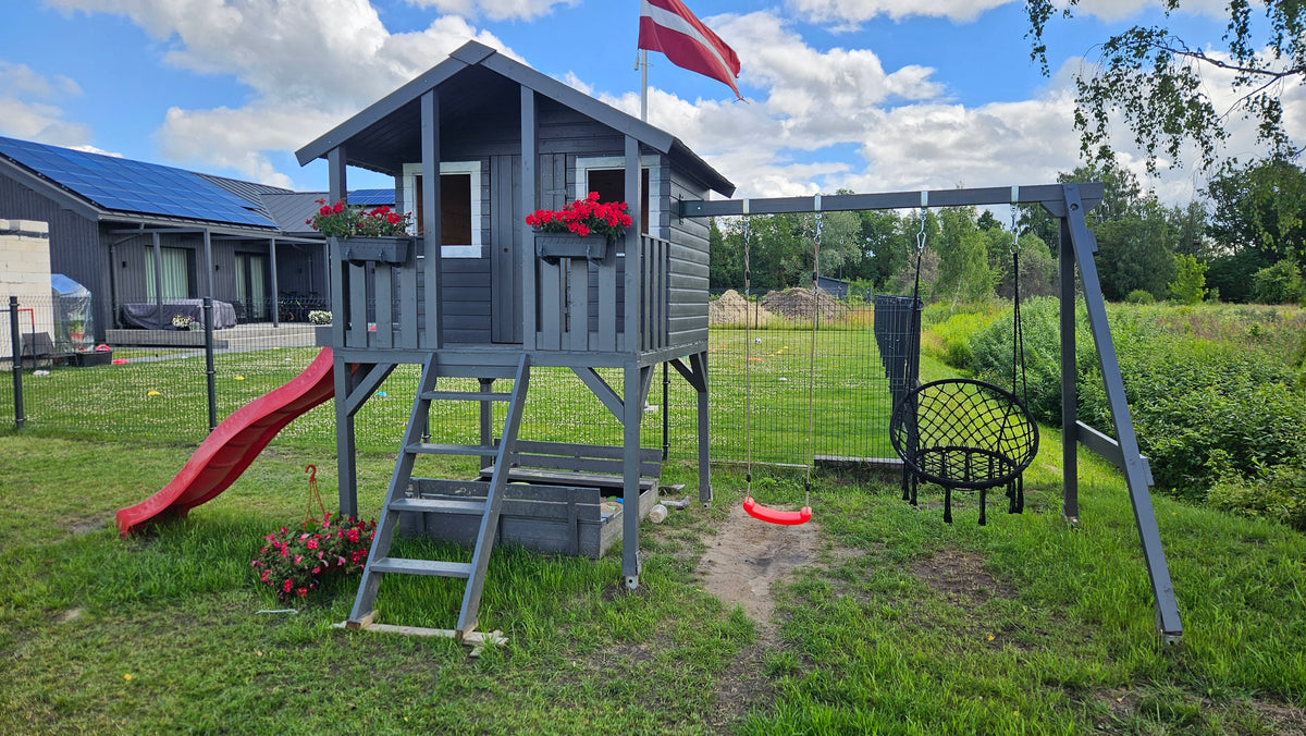 Toms rotaļu laukums