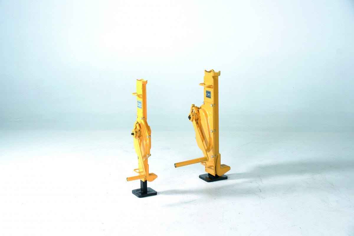 Steel Jack SJ-3, capacity 3 T.